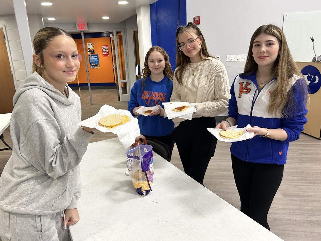 Our Spanish classes wrapped up their foods unit in the best way possible… with a cooking day! 👩‍🍳🌮  Students made tortillas from scratch, whipped up homemade guacamole, and even treated themselves to fried ice cream. Talk about hands-on learning you can actually taste.  Learning a language is one thing. Using it while cooking and sharing a meal together? That’s next level. ¡Delicioso! 😋🇪🇸 #VPPride