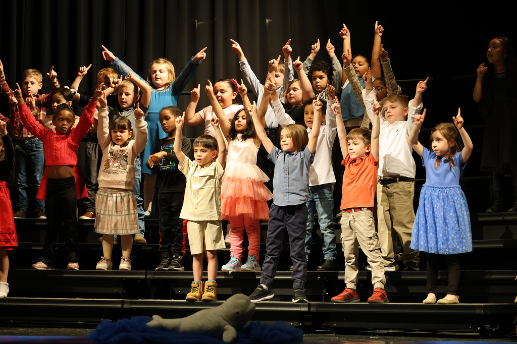 Last night was the sweetest sound on campus. 💙🧡 Our kindergarteners melted hearts with “Baby Beluga,” and our 1st and 2nd graders brought the energy with “Cookies!” We’re so proud of their hard work and confidence. #VPPride Check out all the photos here: www.vpschools.org/cookies