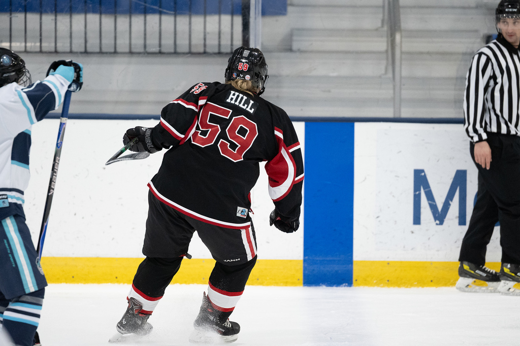 Big congratulations to Moxie Hill, who has signed with Lake Superior State University to continue her hockey career next year! 🏒👏  Her dedication, hard work, and love for the game have opened the door to this exciting next step. We’re proud to see Moxie take her talents to the collegiate level and can’t wait to see what she accomplishes next.  Join us in celebrating this amazing achievement and wishing Moxie the best as she begins her journey with the Lakers! 💙🧡 #VPPride