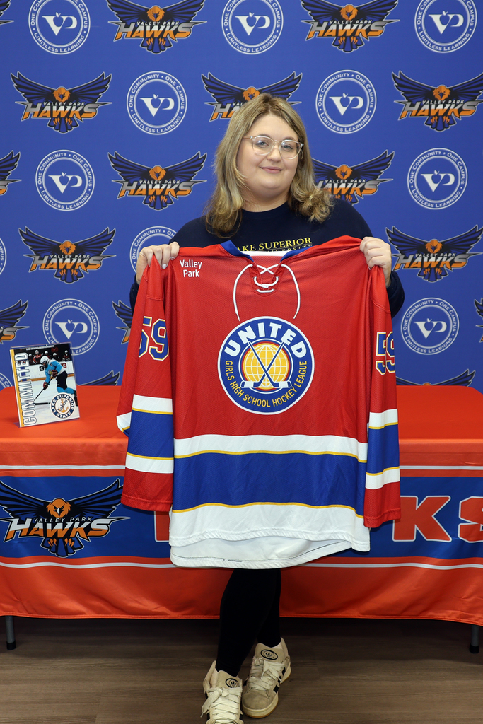 Big congratulations to Moxie Hill, who has signed with Lake Superior State University to continue her hockey career next year! 🏒👏  Her dedication, hard work, and love for the game have opened the door to this exciting next step. We’re proud to see Moxie take her talents to the collegiate level and can’t wait to see what she accomplishes next.  Join us in celebrating this amazing achievement and wishing Moxie the best as she begins her journey with the Lakers! 💙🧡 #VPPride