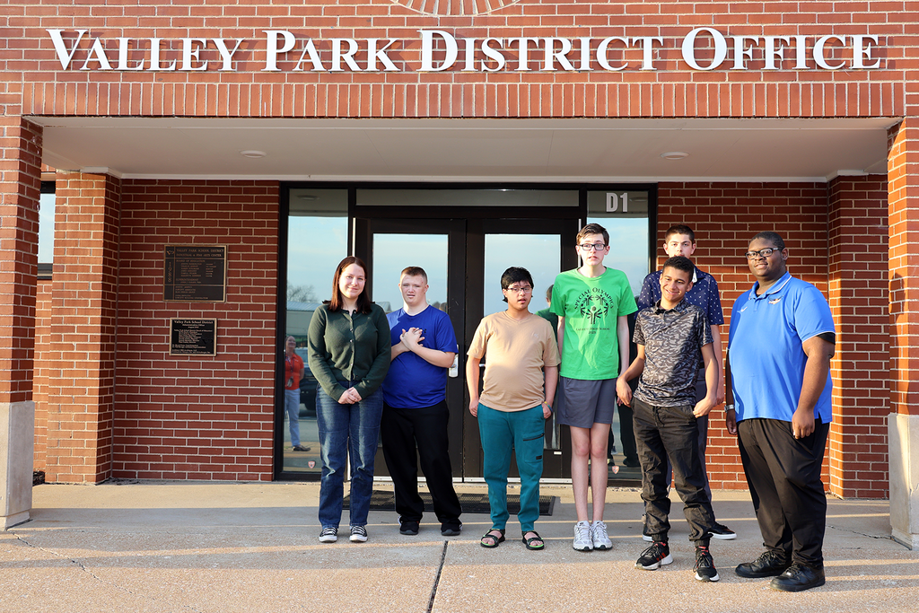 Last night’s Board of Education meeting gave us plenty to celebrate! 🎉 We recognized our Athletes of the Month, some of our Special Olympics Unified  Sports Athletes, Addison Sturm '26, Ayden Keating '26, Azaan Asif' 29, Will Clark '28, Joseph Cook '28, Parker Jensen '27 and Mario Holmes '27. We also honored our VPHS VIP Students, Dylan Eisenhauer '26, Weston Milne '26 and Owen Royal '26 (not pictured). Hawk Pride was definitely on full display. Congratulations to all! 💙🧡 #VPPride #OneCommunity