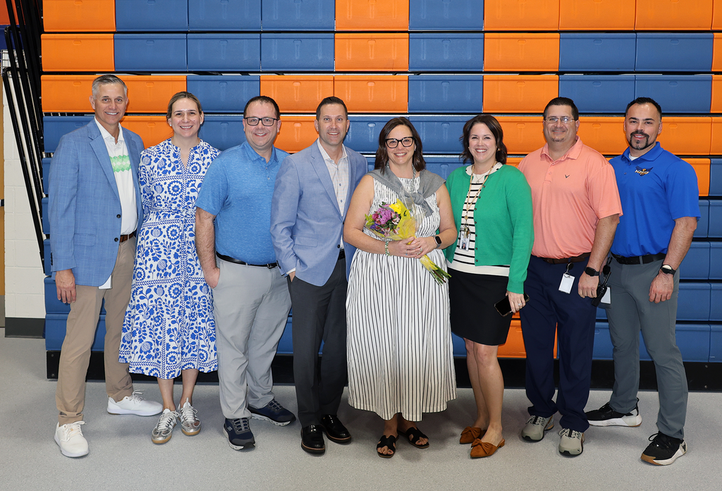 🎉 Congrats to Mrs. Angie Syron!  Named the Saint Louis Association of Secondary School Principals Middle School Principal of the Year (2025–2026)! Her leadership makes a lasting impact every day. 💙🧡 #VPPride