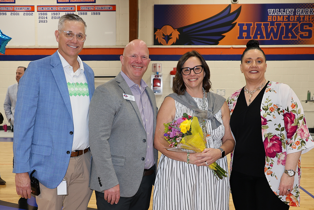 🎉 Congrats to Mrs. Angie Syron!  Named the Saint Louis Association of Secondary School Principals Middle School Principal of the Year (2025–2026)! Her leadership makes a lasting impact every day. 💙🧡 #VPPride