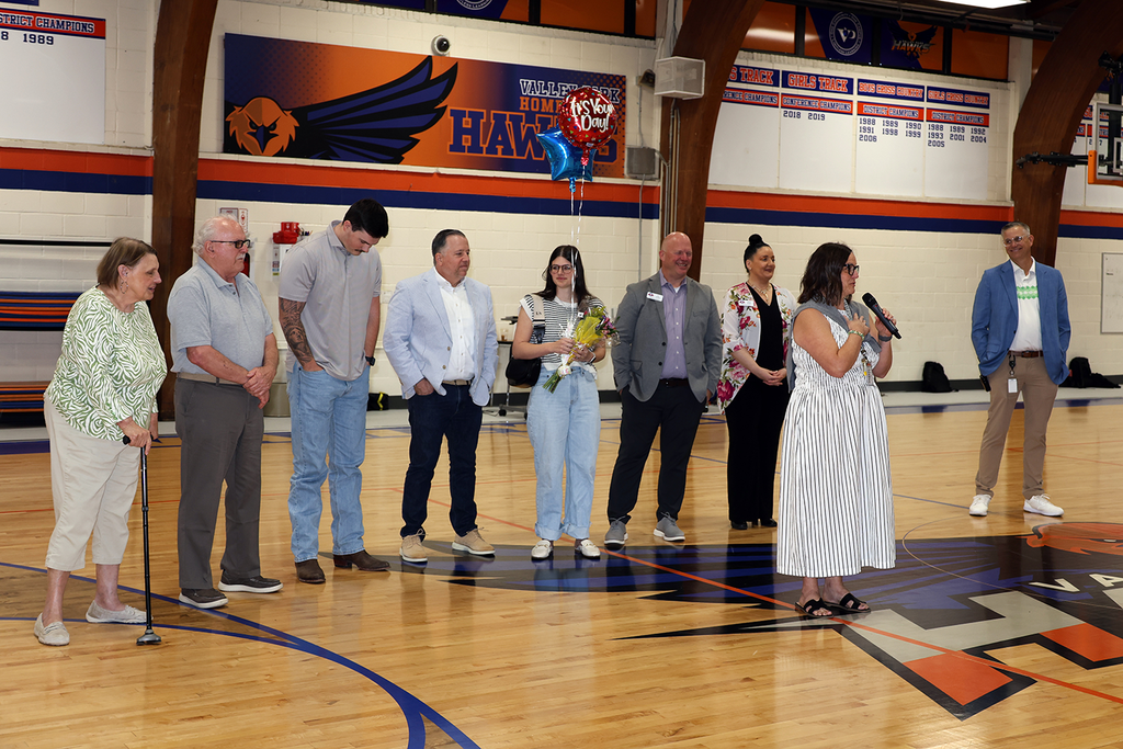🎉 Congrats to Mrs. Angie Syron!  Named the Saint Louis Association of Secondary School Principals Middle School Principal of the Year (2025–2026)! Her leadership makes a lasting impact every day. 💙🧡 #VPPride