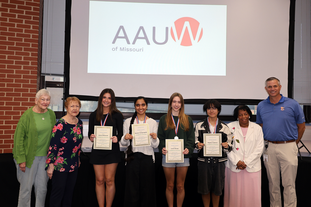 VPHS juniors Jenna Chitwood, Lorelei Stroop, Marissa Cardona & Kamani Yallapragada earned the STEM Girls of Promise Award, selected by teachers and recognized by the American Association of University Women. Proud of these future leaders! 💙🧡 #VPPride