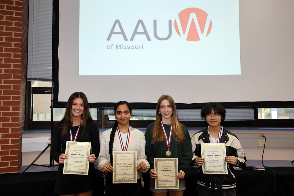 VPHS juniors Jenna Chitwood, Lorelei Stroop, Marissa Cardona & Kamani Yallapragada earned the STEM Girls of Promise Award, selected by teachers and recognized by the American Association of University Women. Proud of these future leaders! 💙🧡 #VPPride