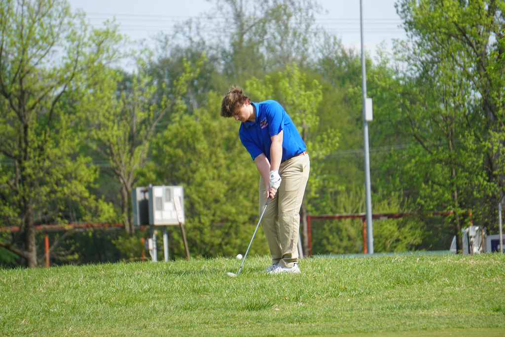 Celebrated our senior athletes in Track, Golf & Girls Soccer last night! 🎉 Congrats Naomi, Moxie, Steven, Peyton, Leah, Allison, Aubrey & Kaylie. Proud of you and excited for what’s ahead! 💪 #VPPride #GoHawks