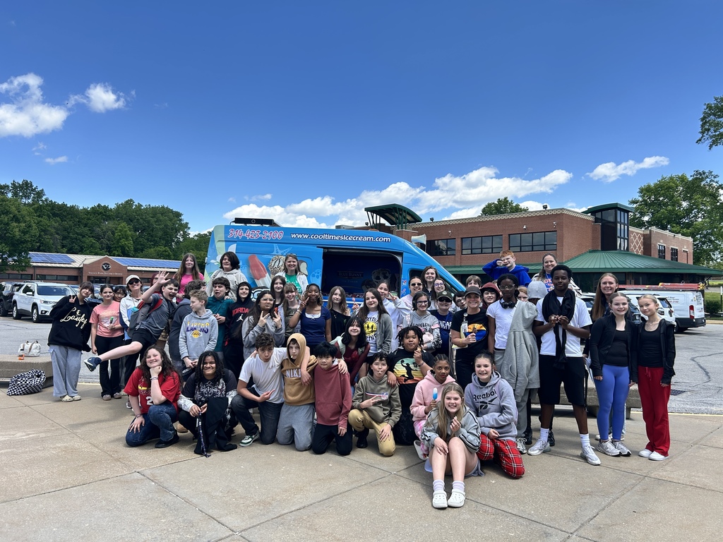 Our 7th graders celebrated with ice cream after winning the Battle of the Grades reading challenge! From January 5 to April 30, VPMS students logged an incredible 155,777 minutes of reading. 7th grade led the way with 60,715 minutes… that’s a LOT of pages turned 👏 Shoutout to our teachers for tracking reading across classes and to our VP Library Media Center for keeping the challenge going strong. Way to go, VPMS students and staff! 💙🧡 #VPPride