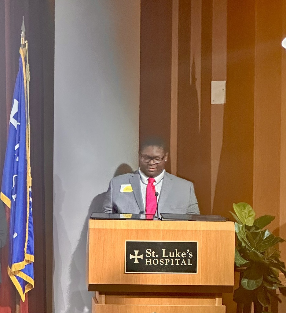 Congratulations to Mario Holmes ’27 on receiving the C.J. Aubuchon Award as part of the Fred Saigh Leadership Class of 2026! 🎉 This student-selected honor recognizes leadership through kindness, integrity, empathy and encouragement of others. We’re so proud of you, Mario! 💙🧡 #VPPride