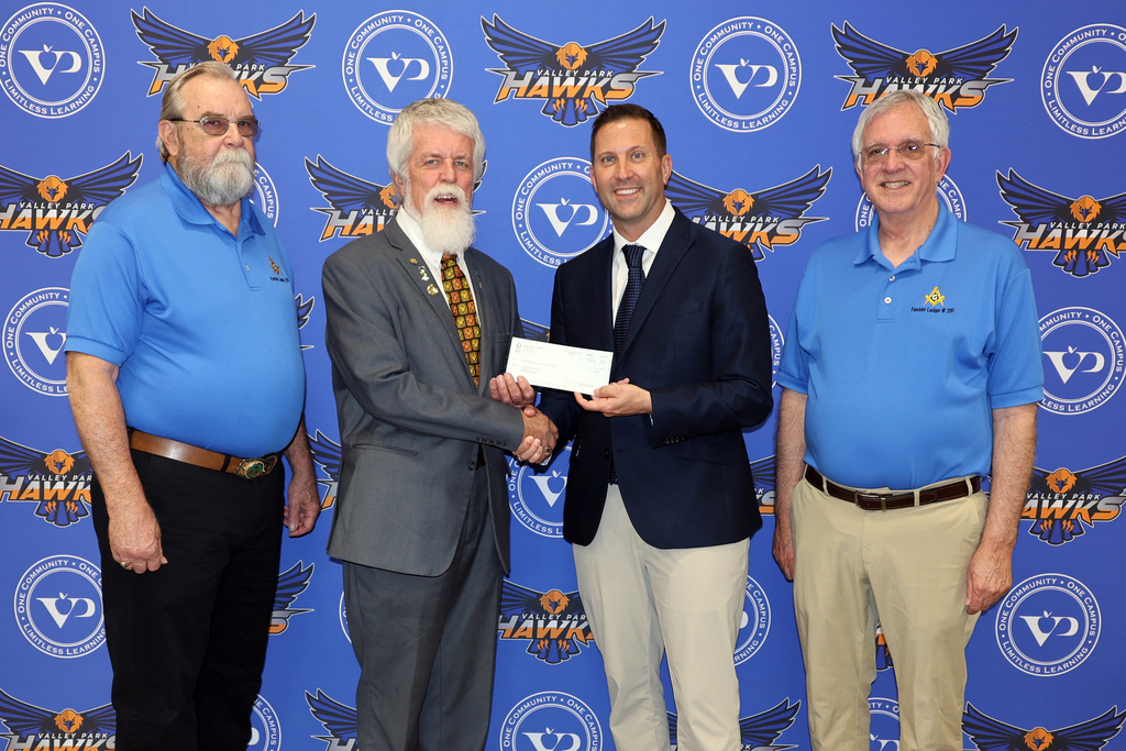 A huge thank you to the Fenton Masonic Lodge #281 for their generosity in covering overdue lunch balances for students in our district. 💙🧡 Acts of kindness like this help support families and remind us of the power of community. We are grateful for our community partners who continue to invest in and care for our students. Thank you for making a difference! #OneCommunity #VPPride