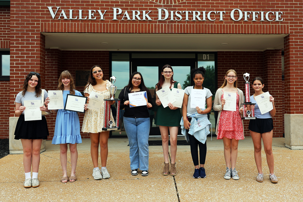 Last night’s BOE meeting gave us plenty to celebrate! 🎉 We recognized Athletes of the Month Matthew Bell & Zynell Childs, honored VPES VIP Students Tallulah, Peyton & Bentley, and celebrated our award-winning secondary choirs. Congrats to all! 💙🧡 #VPPride #OneCommunity