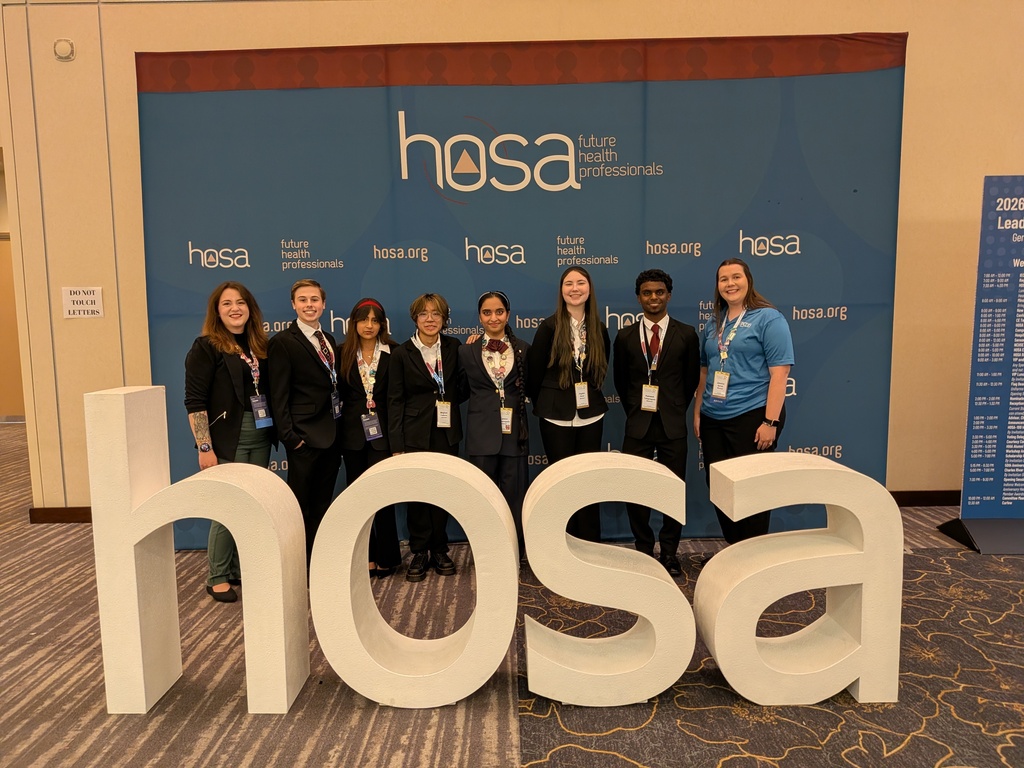 🩺 HOSA Future Health Professionals recently represented Valley Park at the 2026 International Leadership Conference in Indianapolis! Congratulations to: 🔹 Peter Grittini '26 – Healthcare Administration 🔹 Meghan Cadorna '27, Jennifer Hernandez-Pena '27, and Payton Rossi '27 – Mental Health Promotion 🔹 Kamini Yallapragada '27 – Clinical Laboratory Science We are especially proud to celebrate Kamini for earning a TOP 10 finish in Clinical Laboratory Science! Kamini competed against the top 80 students in the nation, advanced to the top 36 for a hands-on skills demonstration at Indiana University, and was recognized on the international stage at the awards ceremony. We are incredibly proud of all of our HOSA students for representing Valley Park with excellence, professionalism and dedication. Congratulations on an outstanding week of competition! 💙🧡 #VPPride #LimitlessLearning #HOSA