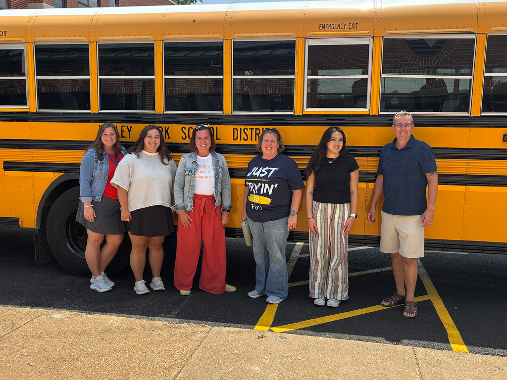 🍎 Our new teachers were on campus this week, getting ready for an incredible school year! We’re excited to welcome them to the Valley Park family and can’t wait to see all they’ll bring to our classrooms. Welcome to the Hawk family! 💙🧡  #VPPride #OneCommunity #LimitlessLearning