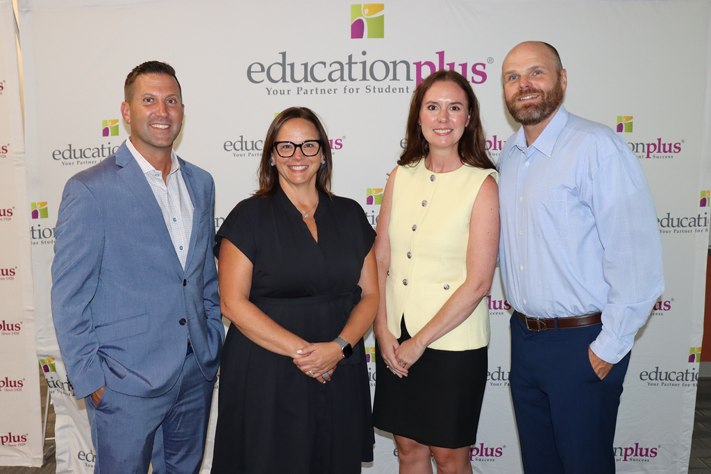 This week, Valley Park’s 2026 Teacher of the Year, Sarah Newton, was honored as one of only 10 St. Louis Regional Teachers of the Year! This recognition celebrates Sarah’s excellence in the classroom, dedication to student success and positive impact on the Valley Park community. Sarah will now advance in the Missouri Teacher of the Year program, with the statewide honoree announced this fall. Congratulations, Sarah! 💙🧡