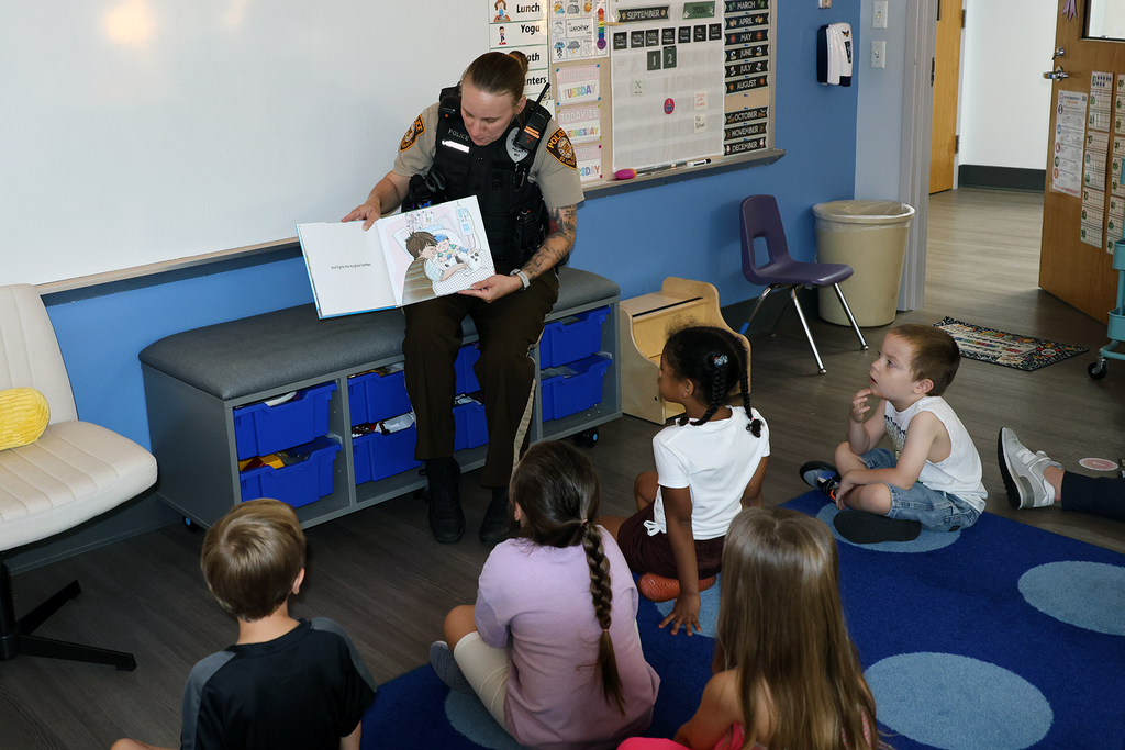 💙🧡 One Community. One Campus. 🦅 Our campus SRO spent time with our kindergarteners reading about what it means to be brave. It’s a great example of the caring adults across Valley Park helping our students learn, grow and feel supported. #VPPride #LimitlessLearning