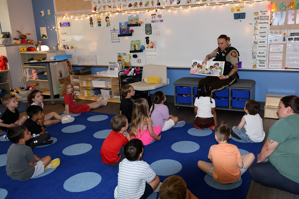 💙🧡 One Community. One Campus. 🦅 Our campus SRO spent time with our kindergarteners reading about what it means to be brave. It’s a great example of the caring adults across Valley Park helping our students learn, grow and feel supported. #VPPride #LimitlessLearning
