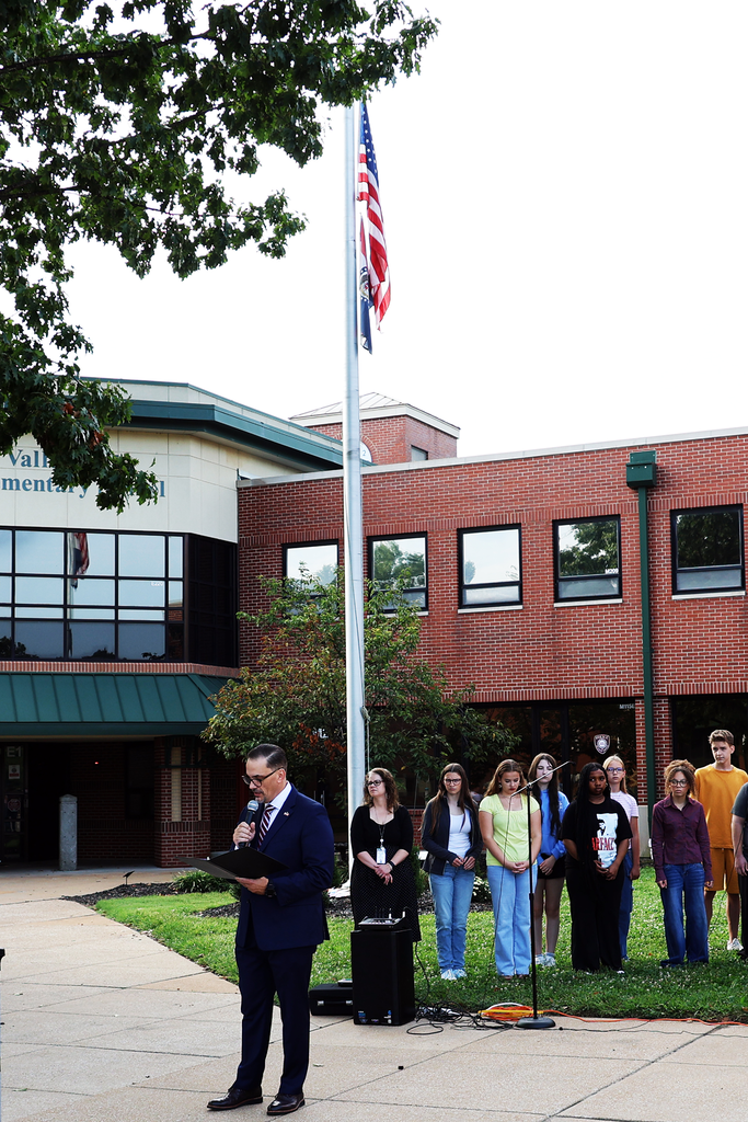 oday, VPSD paused to remember and reflect during our 9/11 Ceremony, livestreamed across the district. The VPHS Choir performed the National Anthem, Liberty Marx ’28 played “Taps,” and USMC veteran and VPHS counselor Dr. David Cook shared a meaningful message.  We will never forget. 🇺🇸 #VPPride