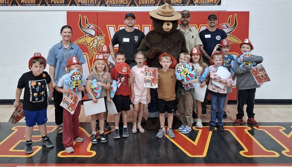 students with smokey