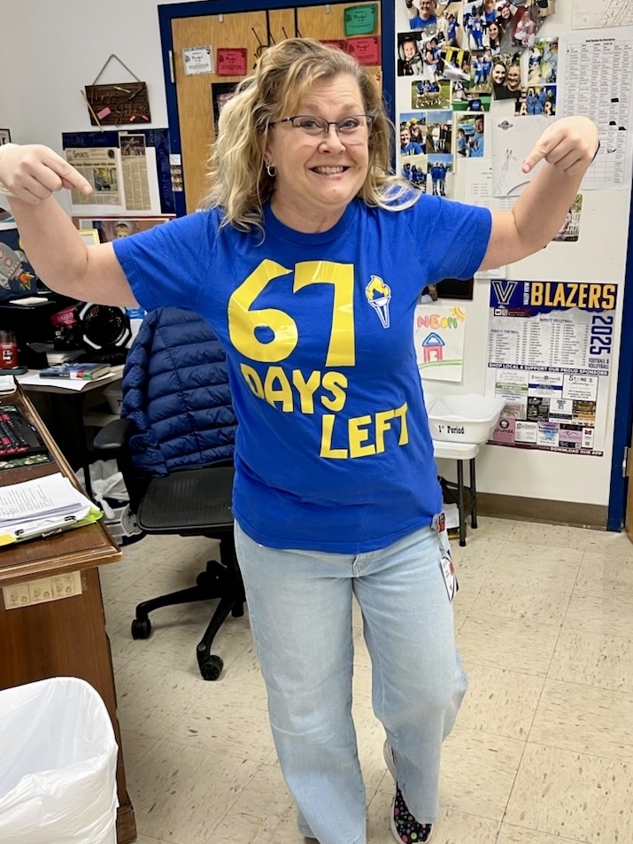 Stacy Johns in 6-7 shirt
