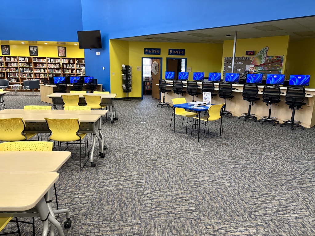 computers for students in the library