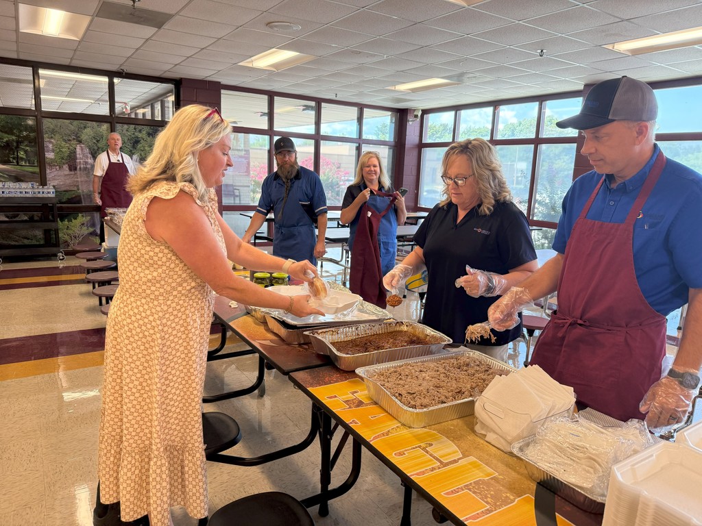 Ben Lomand Providing Lunch
