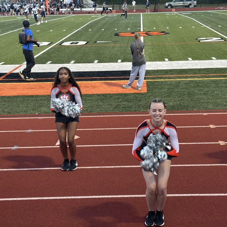cheerleaders hype the crows
