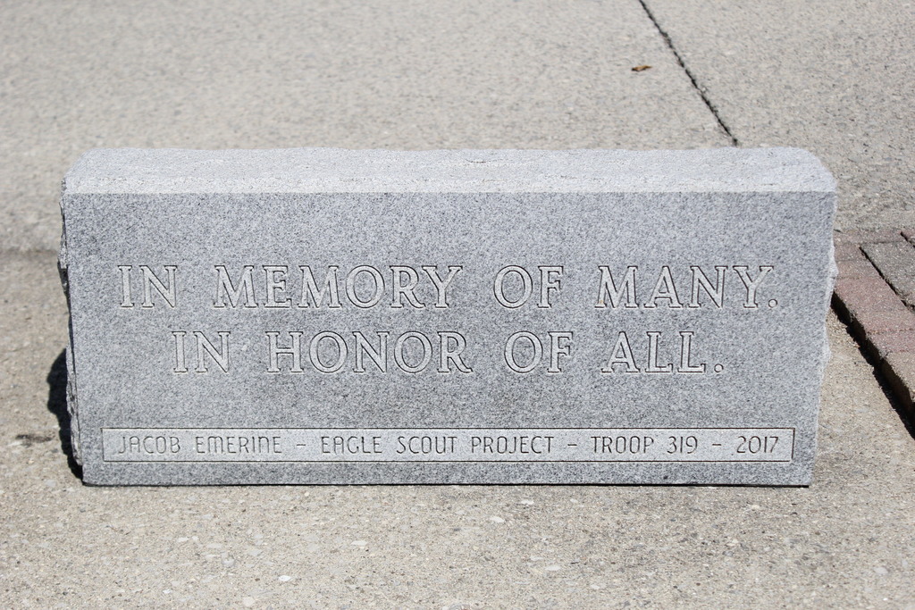 Van Buren Schools Veterans Memorial - Back