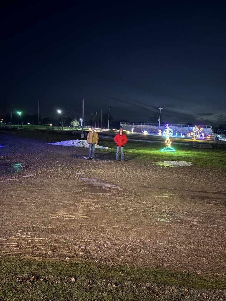 Ag students volunteer at Twinkle Lights  - 3