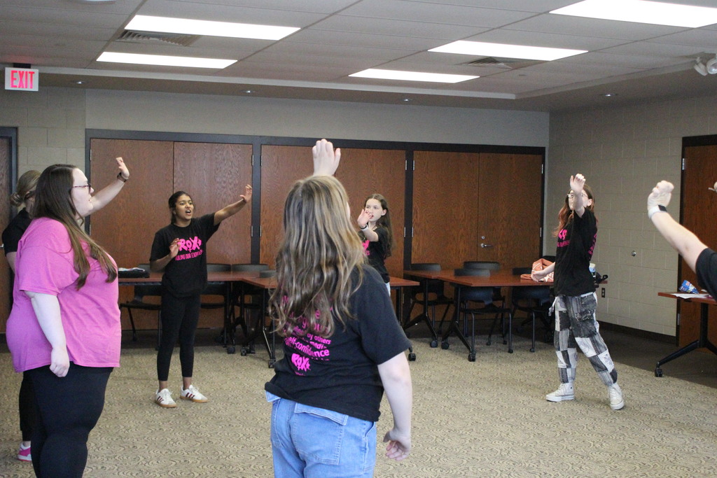 Students participate in the ROX meeting.
