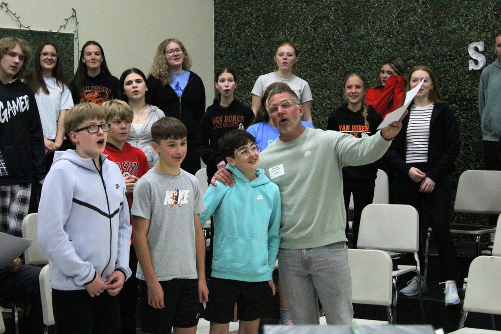 Everyone sings together during choir.