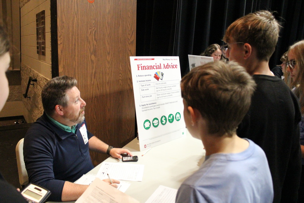 Students could see financial advice during the simulation to help their money stretch as far as possible.