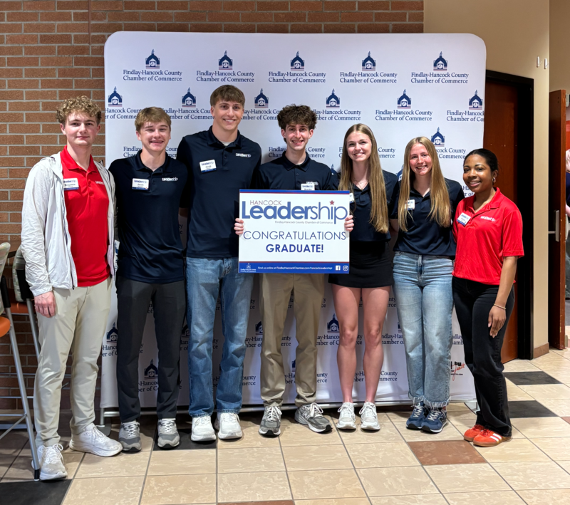 Junior HYL graduates and senior board members