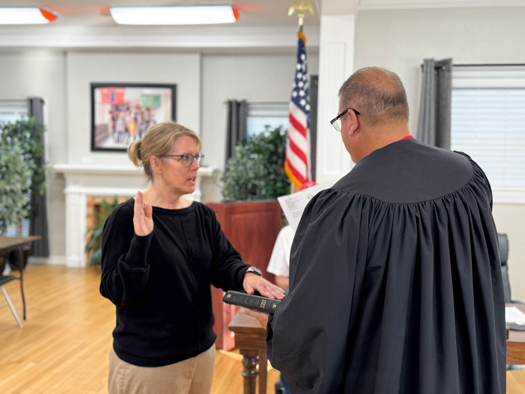 school board swearing in