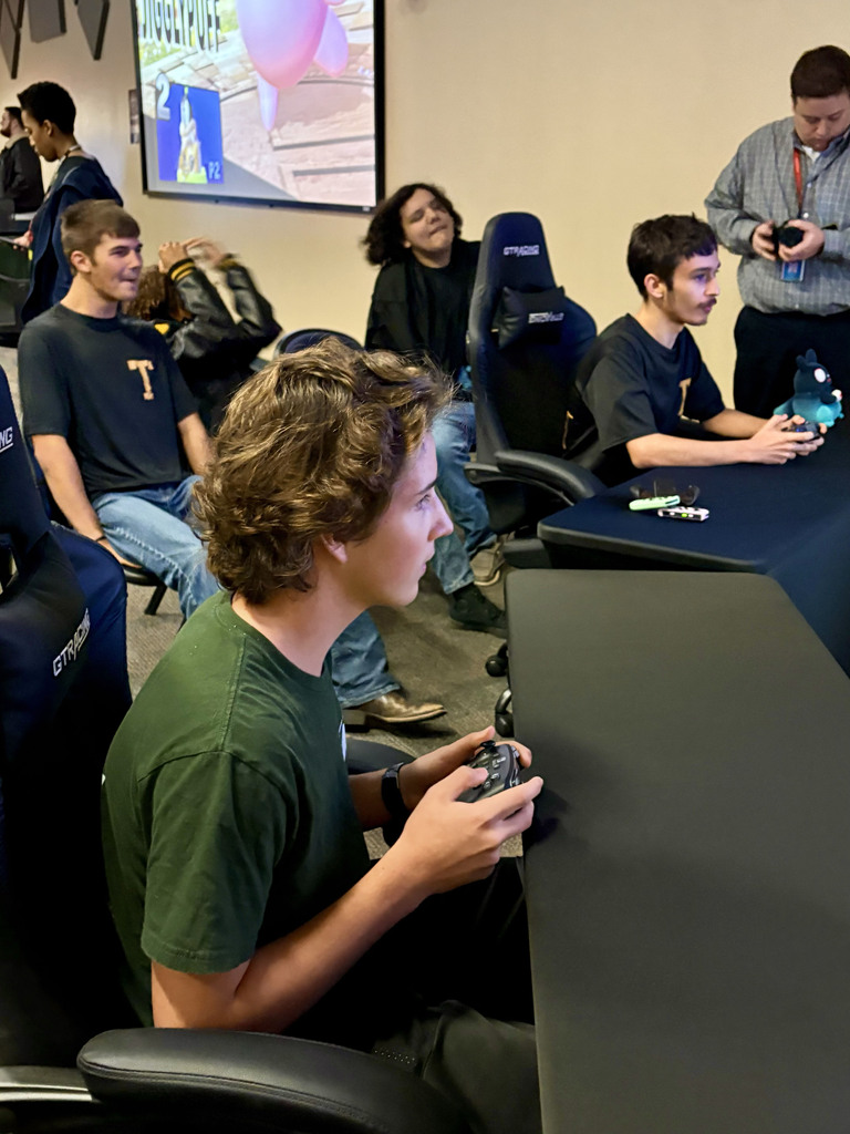 Van High School eSports Team 