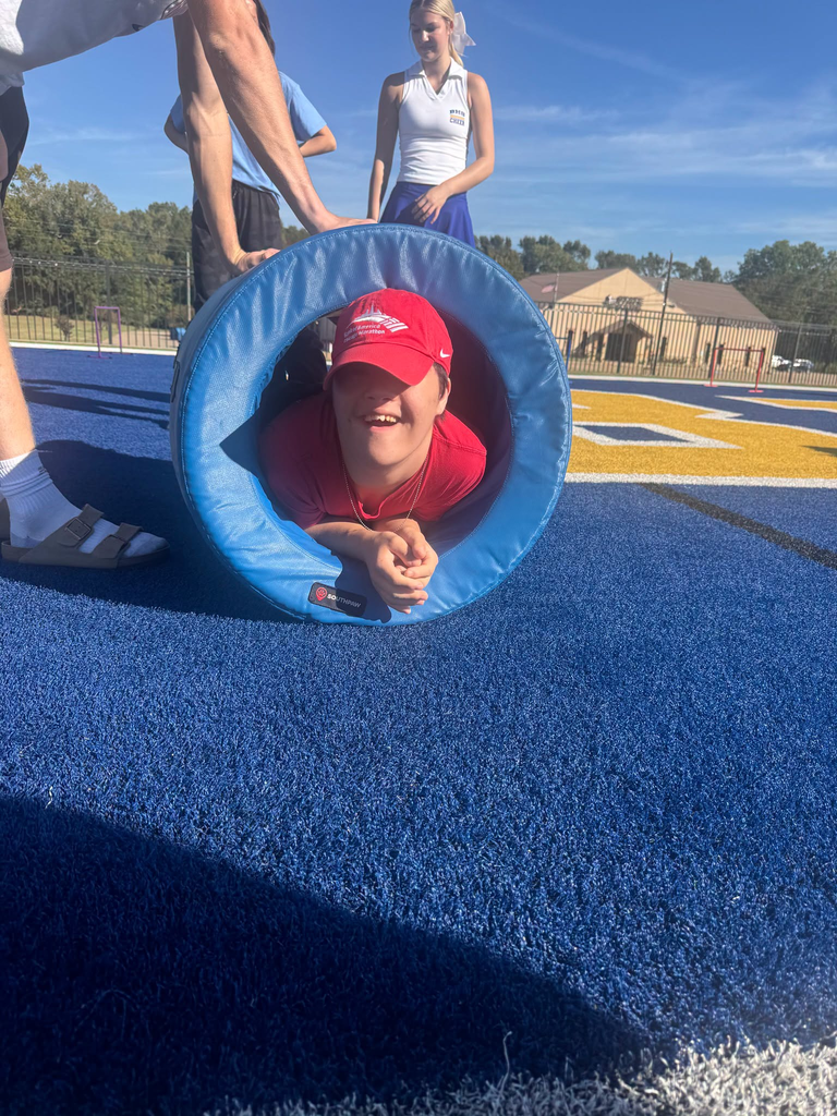 VAN HIGH SCHOOL STUDENTS AT BLUE AND GOLD GAMES IN BROWNSBORO