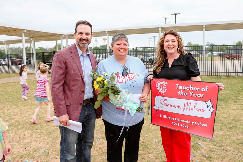 mrs malone wins teacher of the year