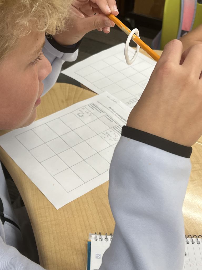 6th grade students exploring social sciences