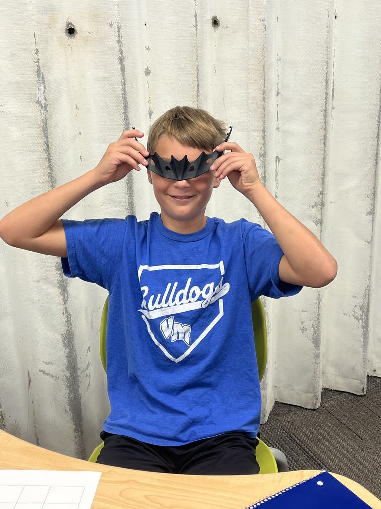 6th grade students exploring social sciences