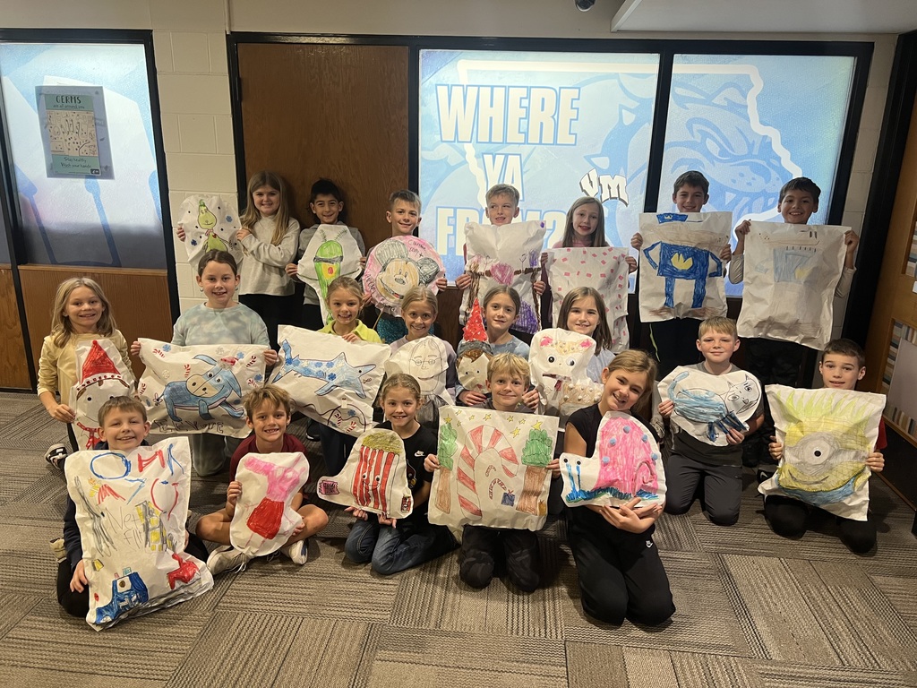 Students with their drawings!