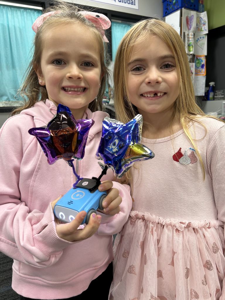 Two students with their mini balloons!