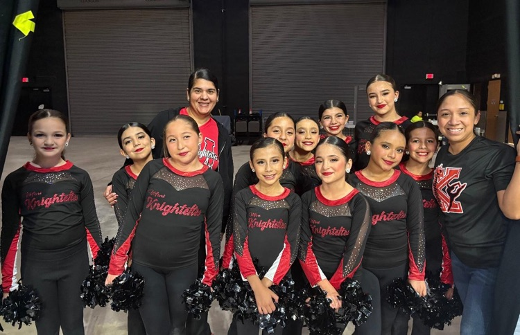 Mini Knightettes at Vipers