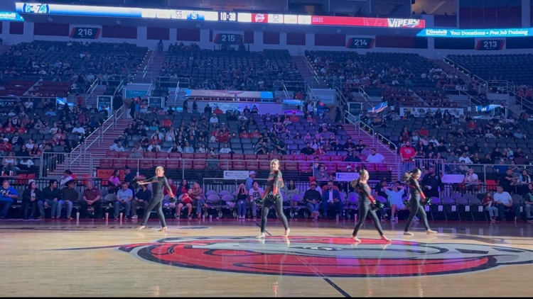 Mini Knightettes at Vipers