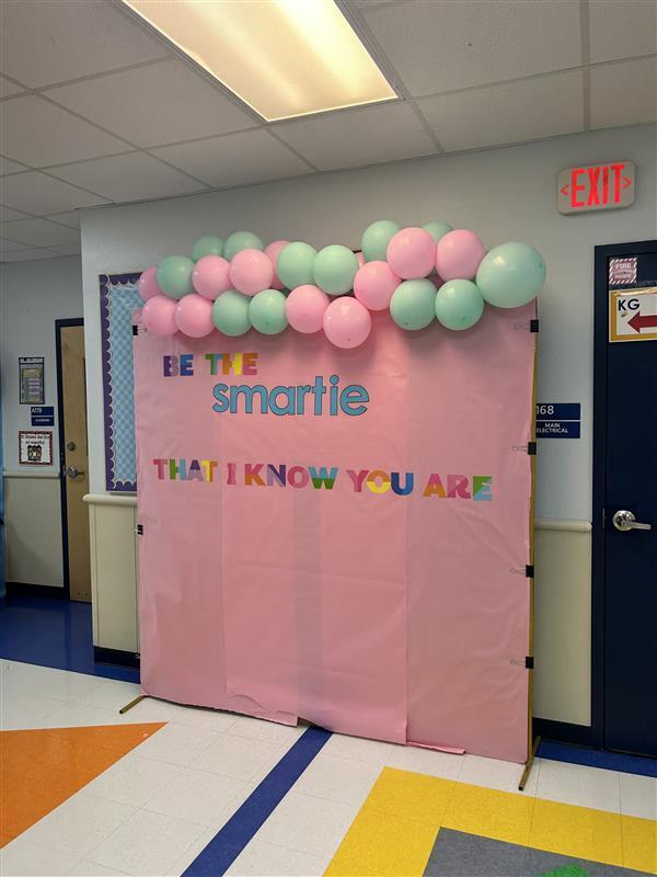 Balloon Class Hall decor