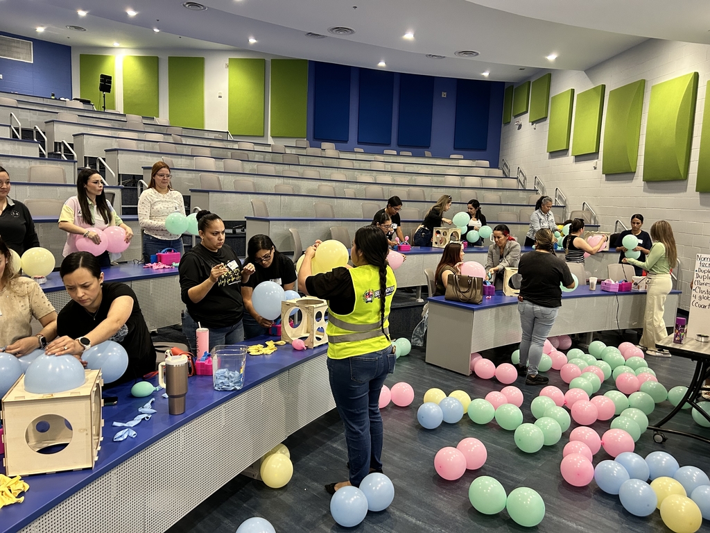 Balloon Class instruction + volunteer 