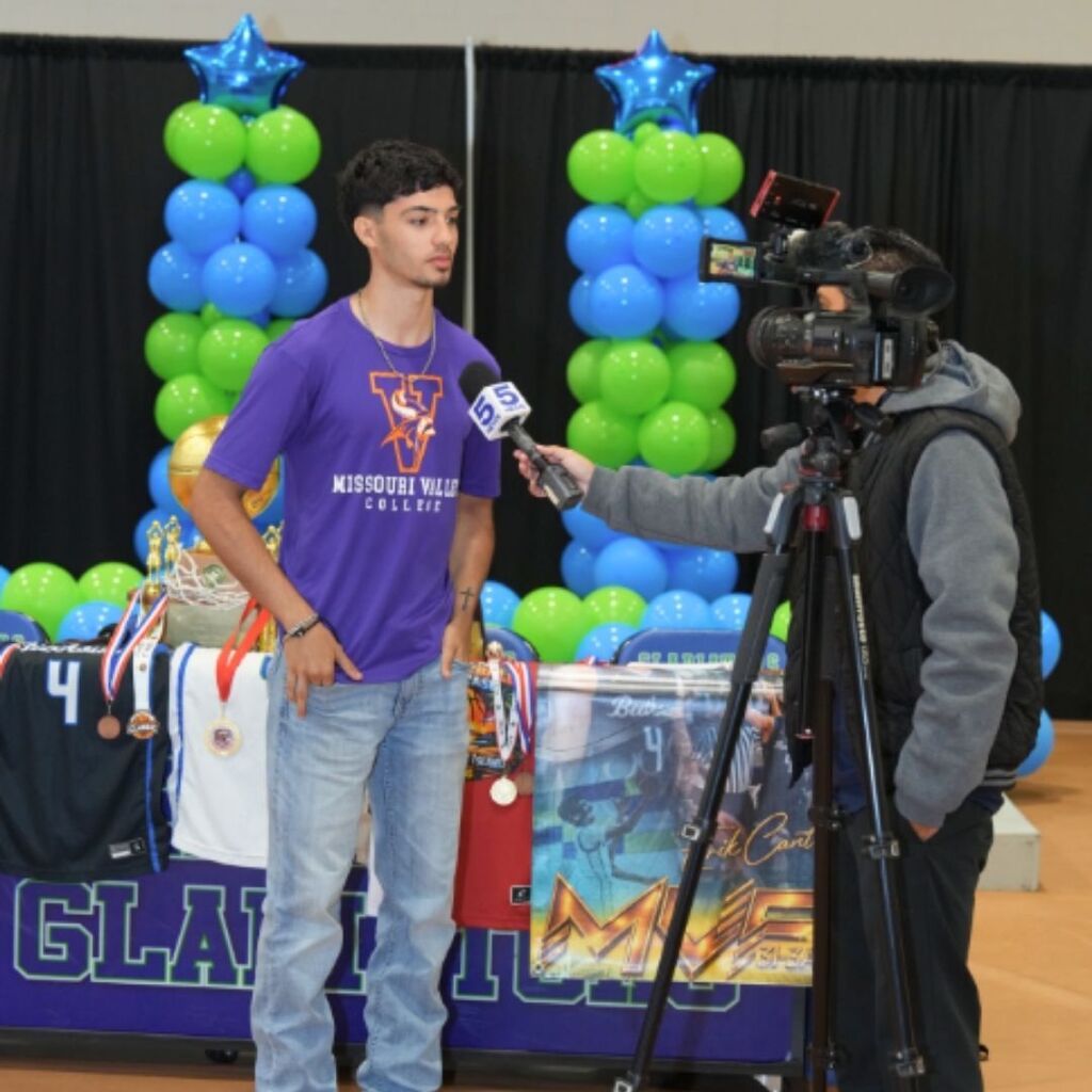 Erik Cantu College Signing