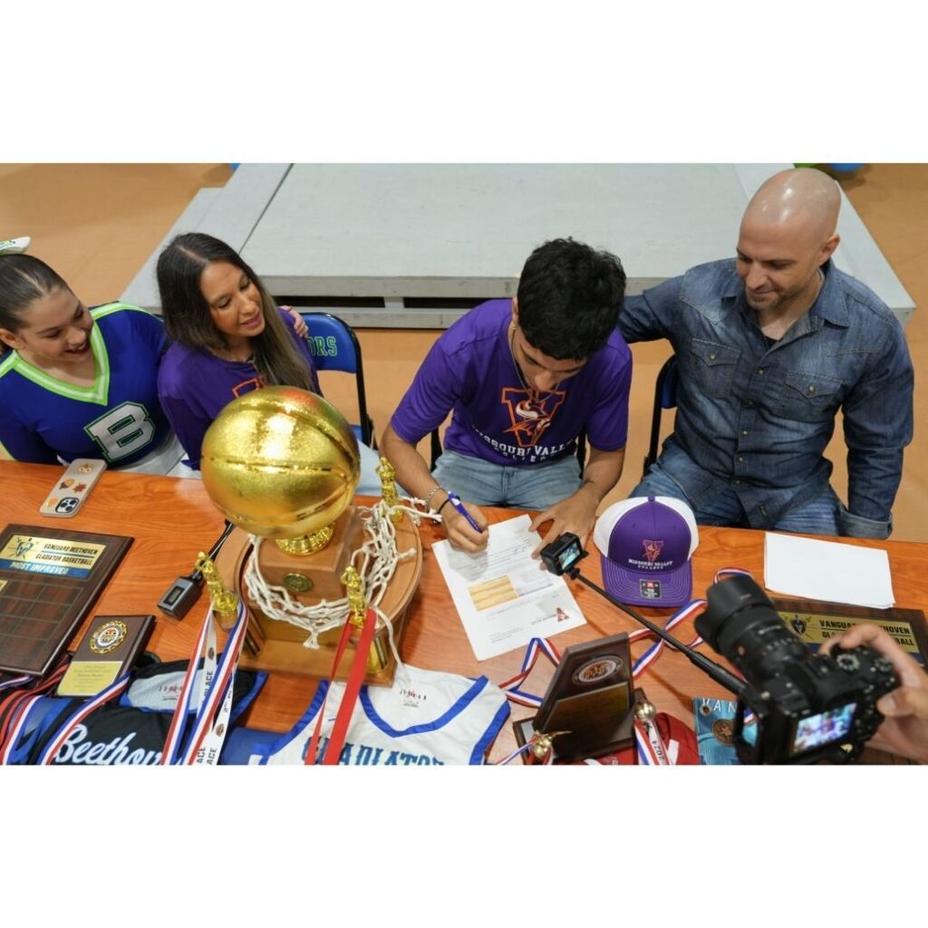 Erik Cantu College Signing