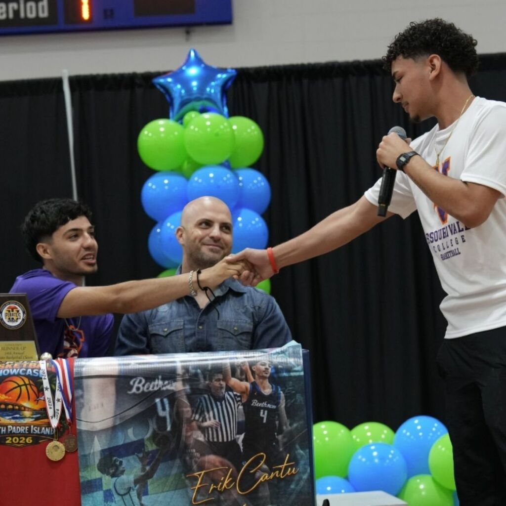 Erik Cantu College Signing