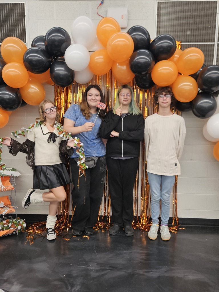 Homecoming photo op in the cafeteria!