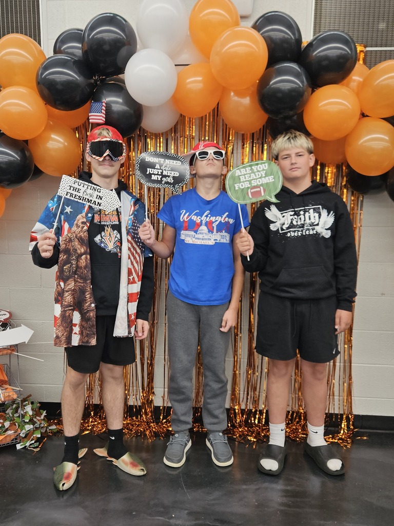 Homecoming photo op in the cafeteria!