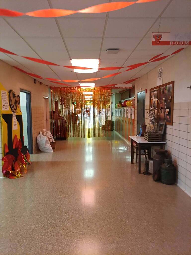 Homecoming halls-Juniors